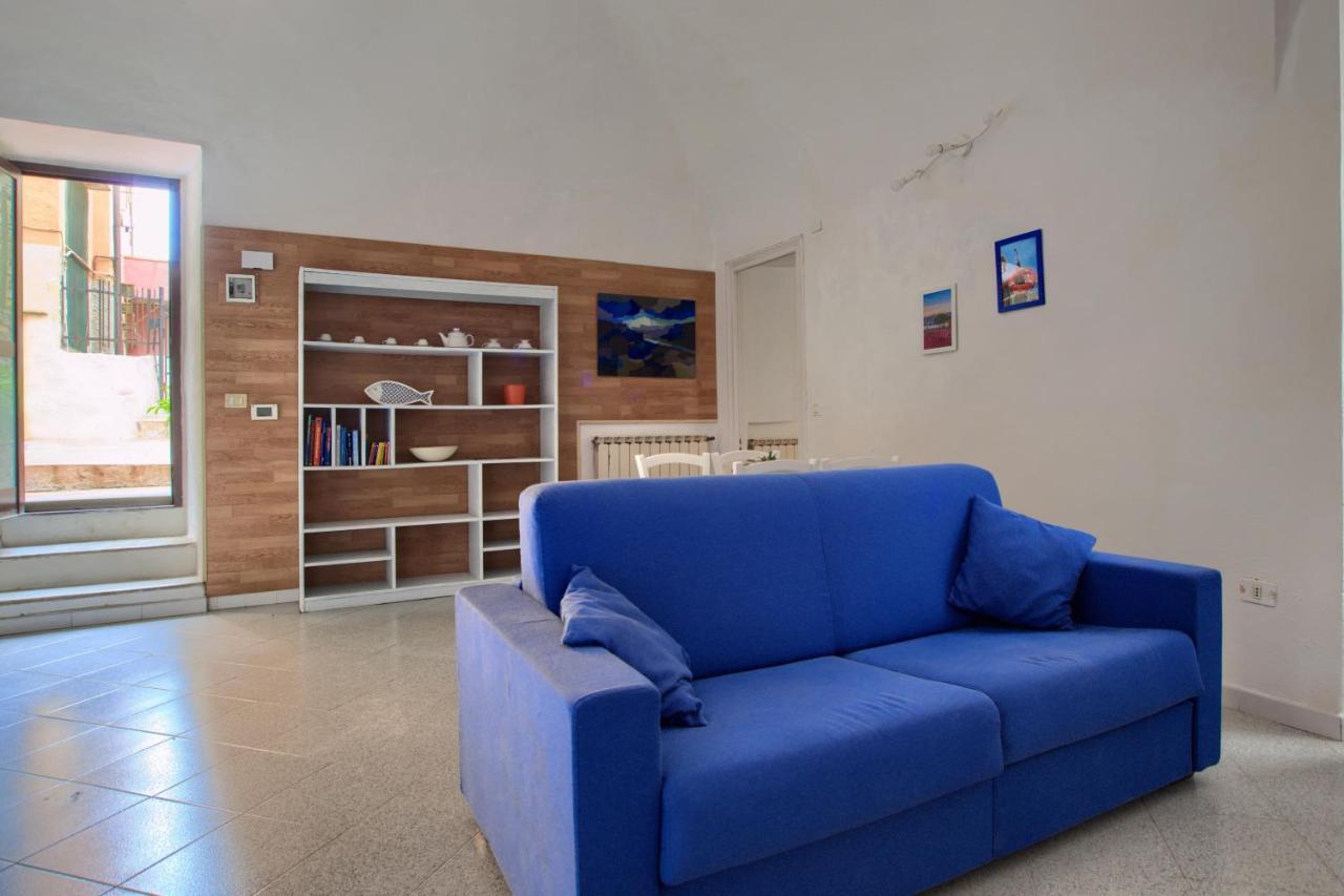 インペリア Casa A 2 Passi Dal Mare Con Patio Privatoヴィラ エクステリア 写真